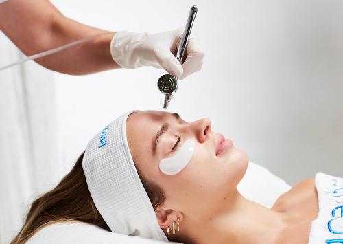 Facial cleansing + INTRACEUTICALS